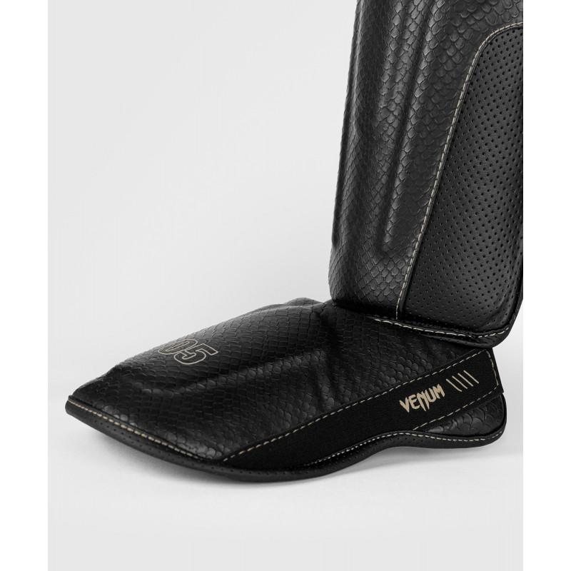 Защита ног Venum Impact Evo Scales Black (02943) фото 6