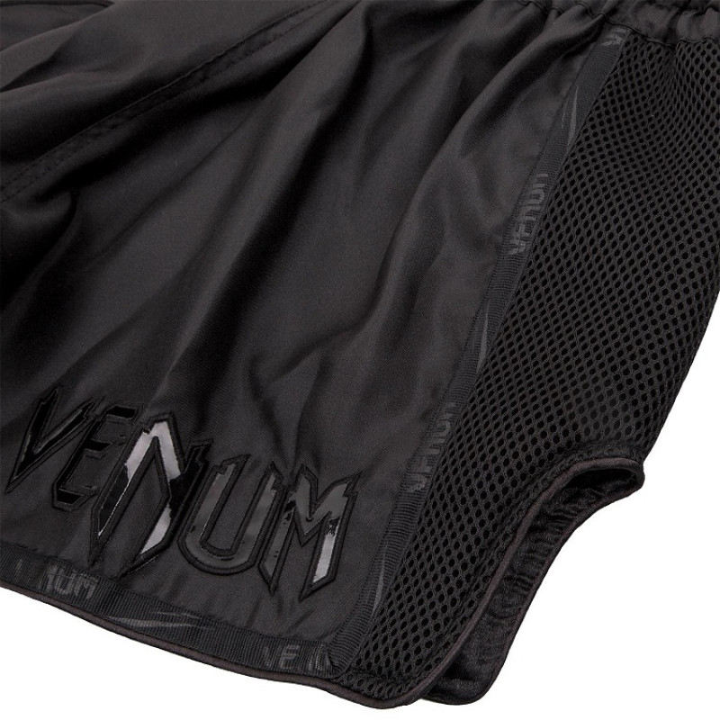 Шорты Venum Giant Muay Thai Shorts Black/Black (01713) фото 4