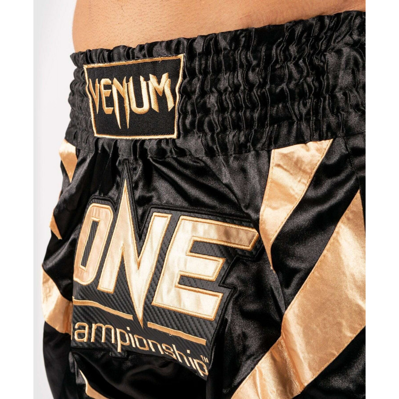 Шорты Venum ONE FC Muay Thai Shorts Black/Gold (01952) фото 5