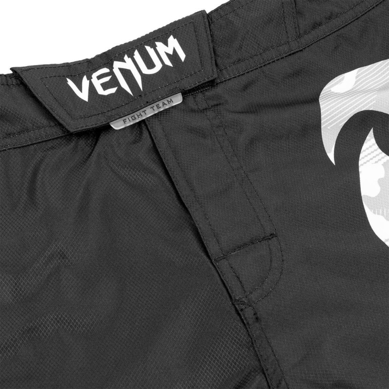 Шорты Venum Light 3.0 Fightshorts Black/White Camo (01990) фото 5